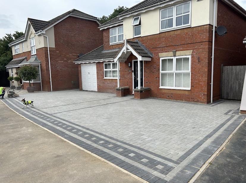 Block paving driveway finished by DriveScape Ltd